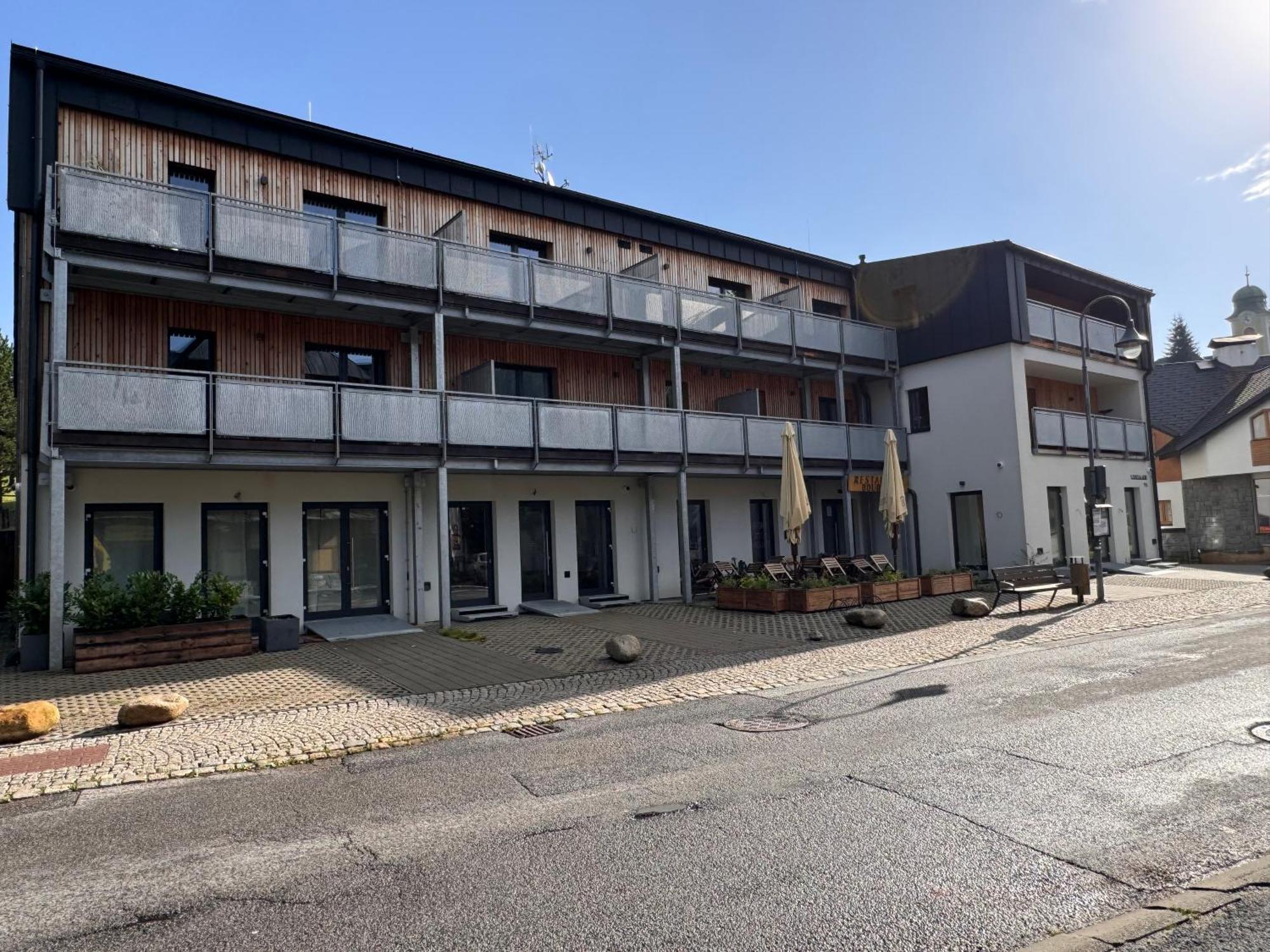 Luxusni Apartman Grand V Centru Harrachova Se Soukromou Mega Terasou, S Privatnim Parkovanim Zdarma, S Moznosti Dobijeni Wallbox Ev A Vyhledem Na Harrachovsky Kostelicek Bagian luar foto